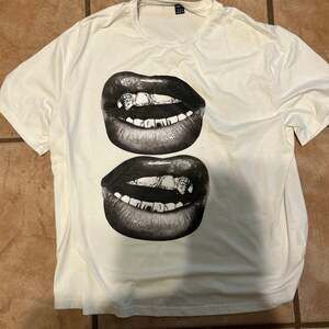Black and White Lips Graphic Tee